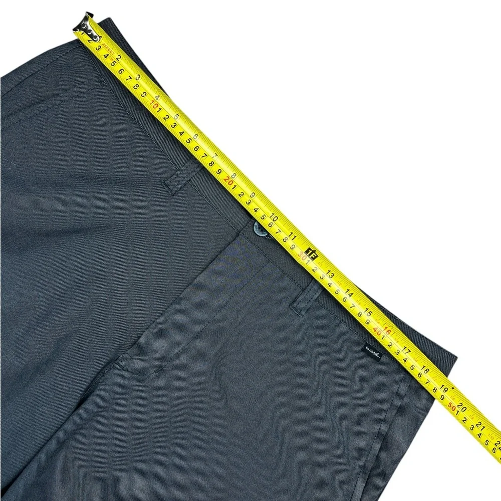 Travis Mathew Shorts‎ Men’s 38 (Approx) Gray Golf Flat Front Outdoor - READ!